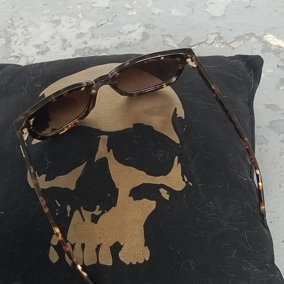 MCM SUNGLASSES - Picture 4 of 5